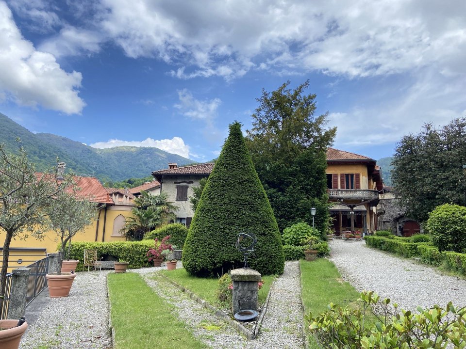 A vendre villa by the lac Faggeto Lario Lombardia foto 18